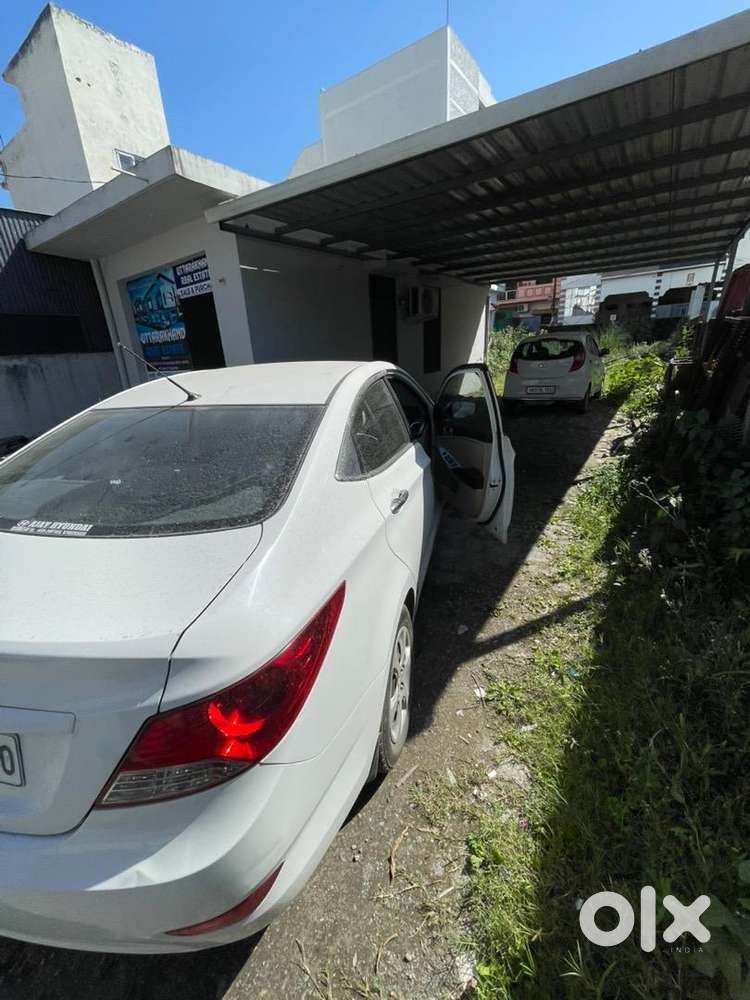 2013 December Ka Hai Car Me Kuch Bhi Kami Nhi Hai Sab Cheeze Chalti Ha