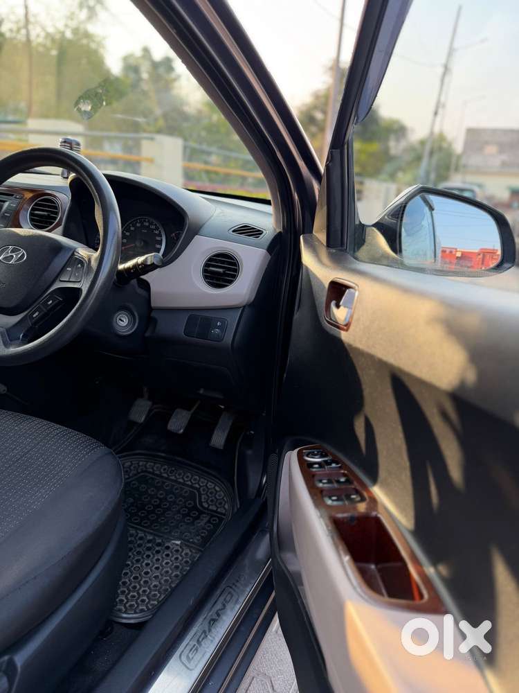 Hyundai Grand I10 Sportz Edition, 2015, Petrol