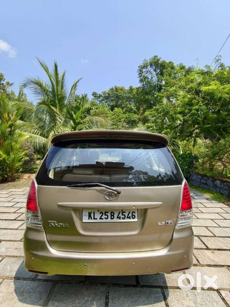 Toyota Innova 2.5 Gx 8 Str Bs-iii, 2011, Diesel