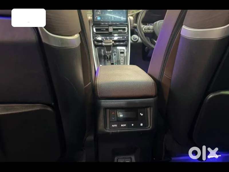 Toyota Innova Hycross 2.0 Zx (o) Hybrid 7 Str, 2024, Petrol