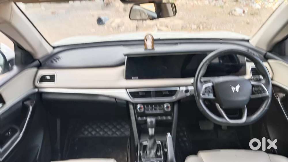 Mahindra Xuv700 2.2 Ax 7 Diesel At Str Awd, 2023, Diesel