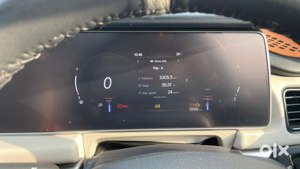 Mahindra Xuv700 2024 Diesel 13300 Km Driven