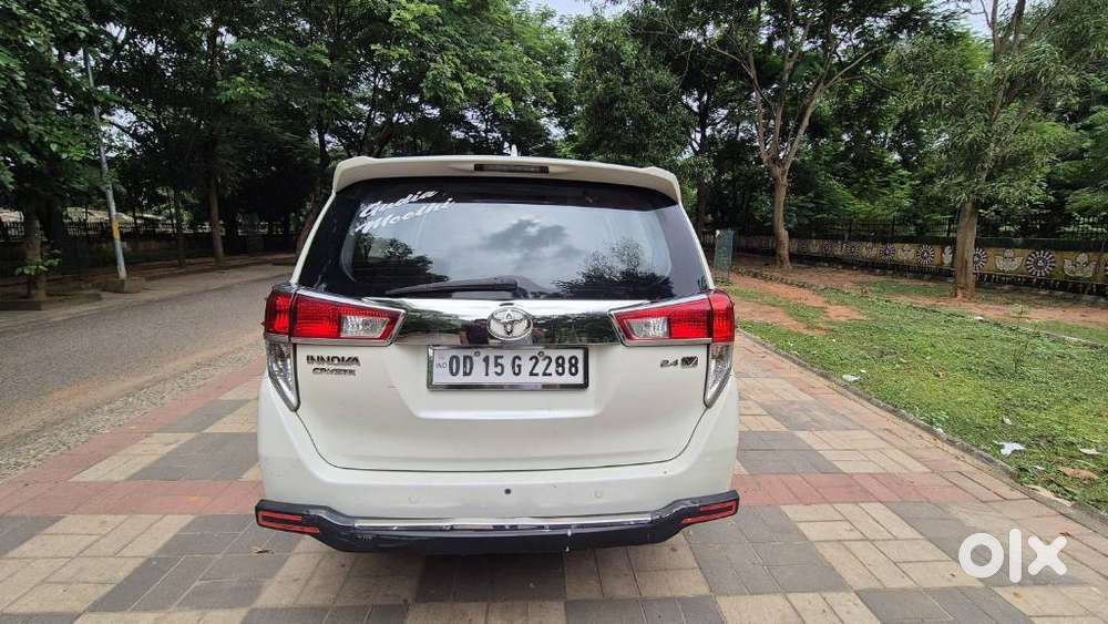 Toyota Innova Crysta 2.4 V 8 Str, 2016, Diesel