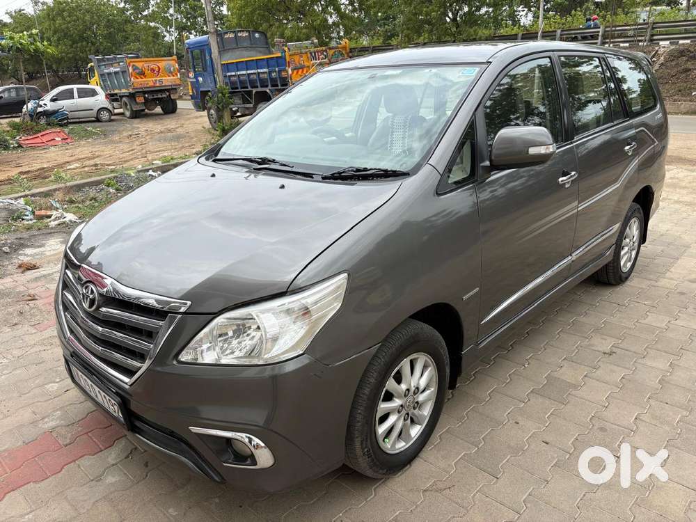 Toyota Innova 2.5 Z Diesel 7 Seater Bs Iv, 2014, Diesel