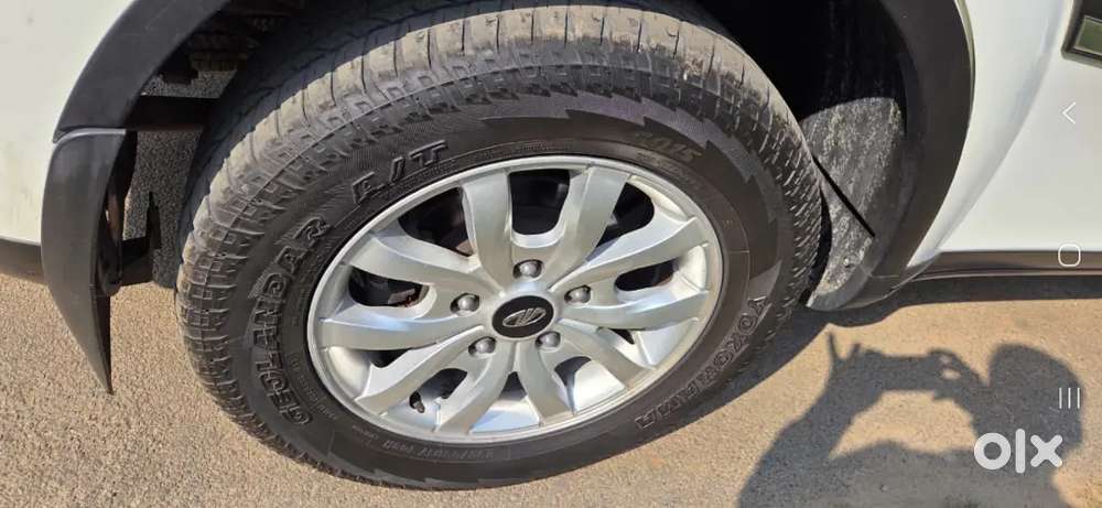 Mahindra Xuv500  W10