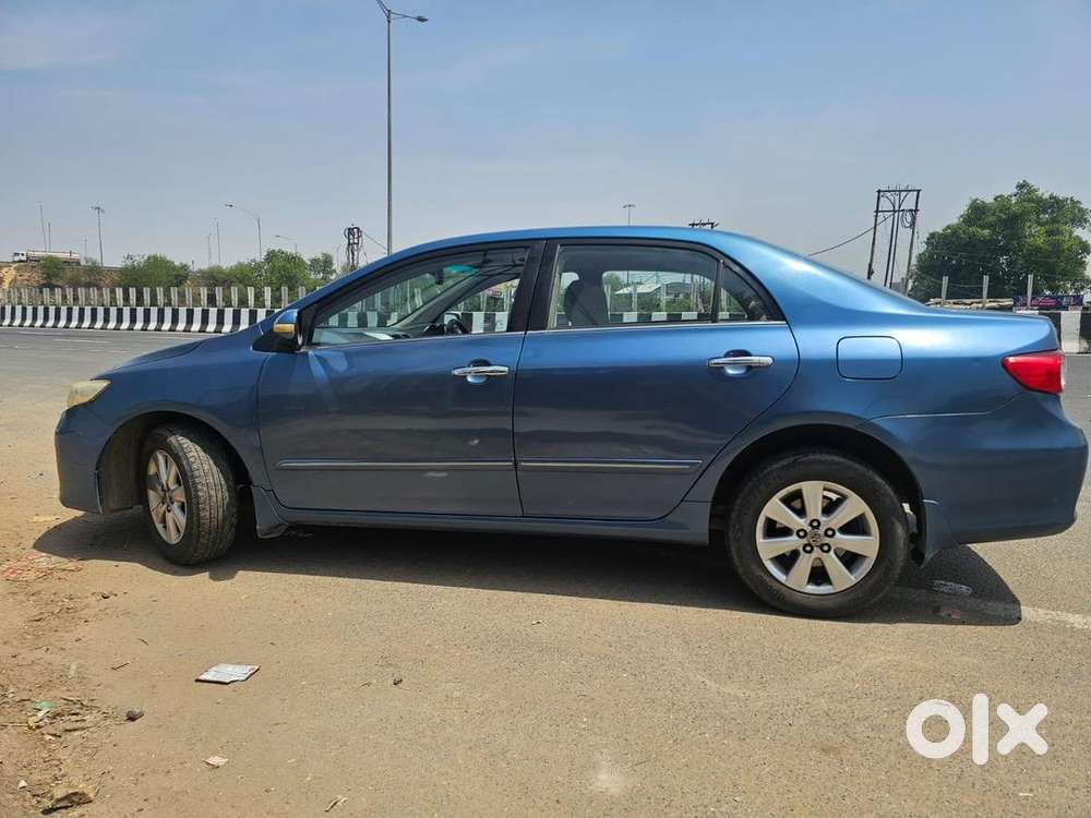 Toyota Corolla Altis 2012 Petrol Well Maintained