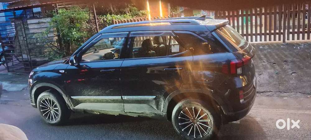 Hyundai Venue Petrol Manual 2022