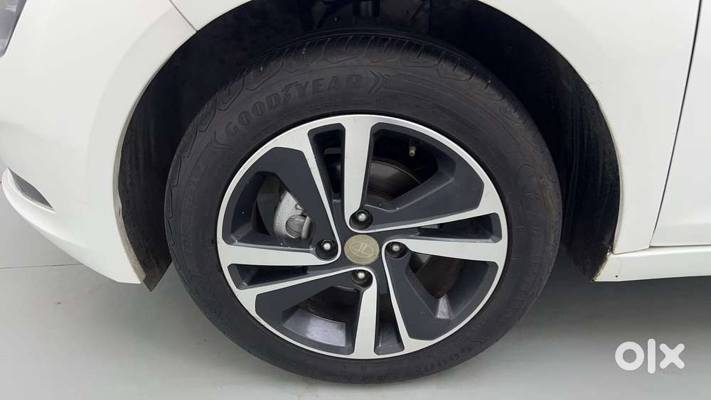 Tata Altroz 1.2 Xza Plus, 2022, Petrol