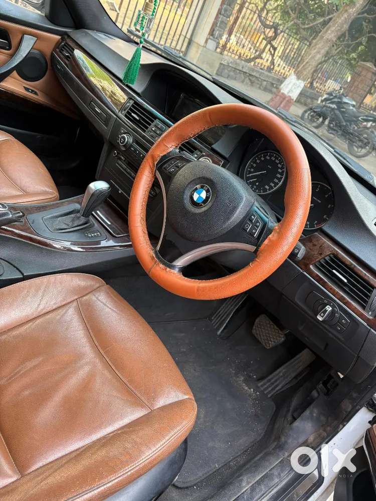 Bmw 320i 2010  White Beast