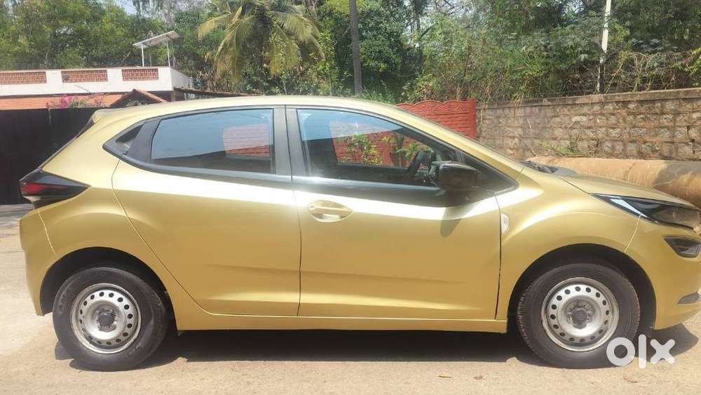 Tata Altroz 1.2 Xe, 2020, Petrol