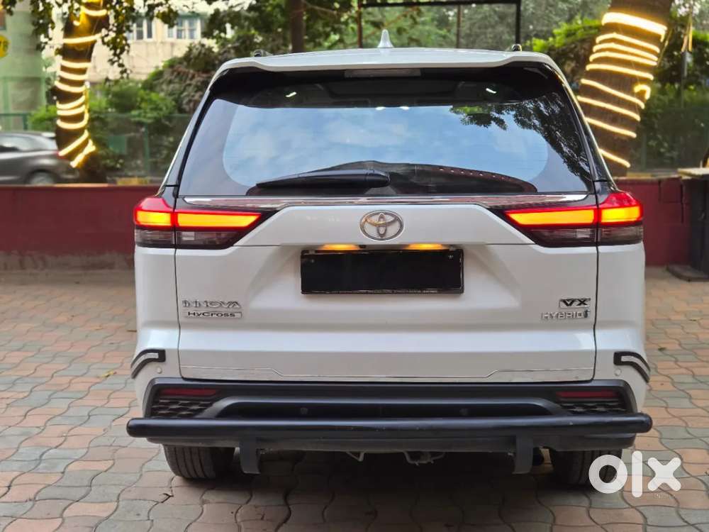 Toyota Innova Hycross 2.0 Vx (o) Hybrid 7 Str, 2024, Petrol