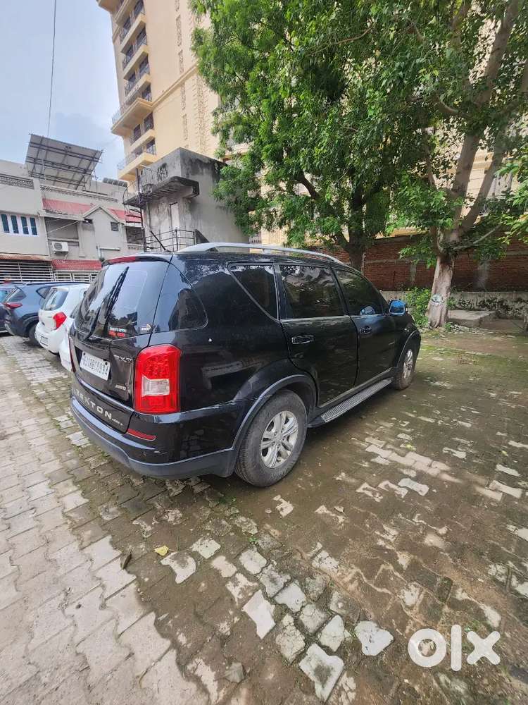 Mahindra Rexton Diesel 2013