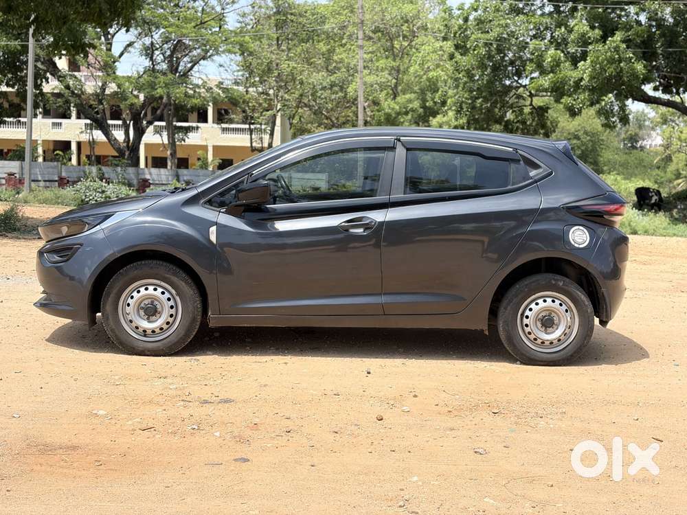 Tata Altroz 1.2 Xe, 2022, Petrol
