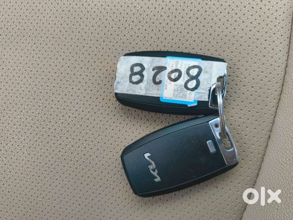 Kia Carnival Premium, 2021, Petrol