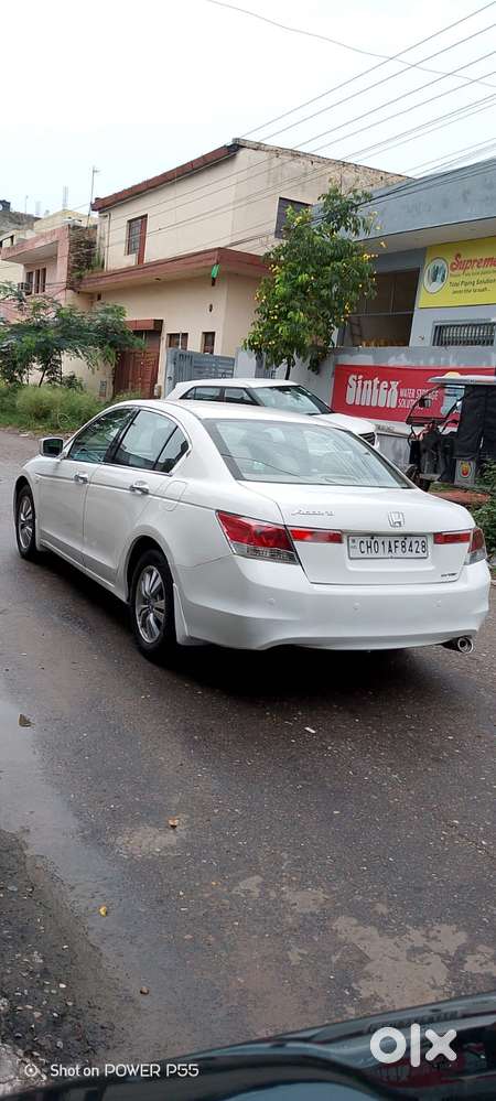 Honda Accord 2.4 Elegance Manual, 2011, Petrol
