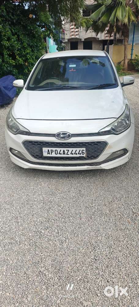 Kia Carens, 2022, Petrol