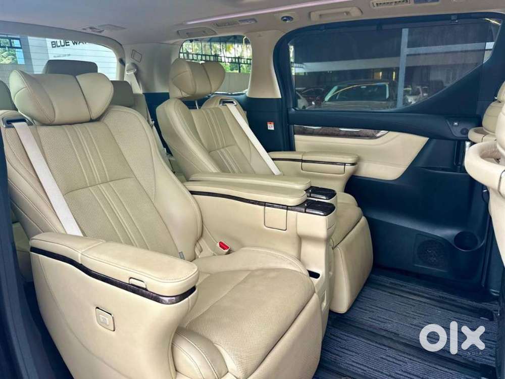 Toyota Vellfire Vip – Executive Lounge, 2023, Petrol