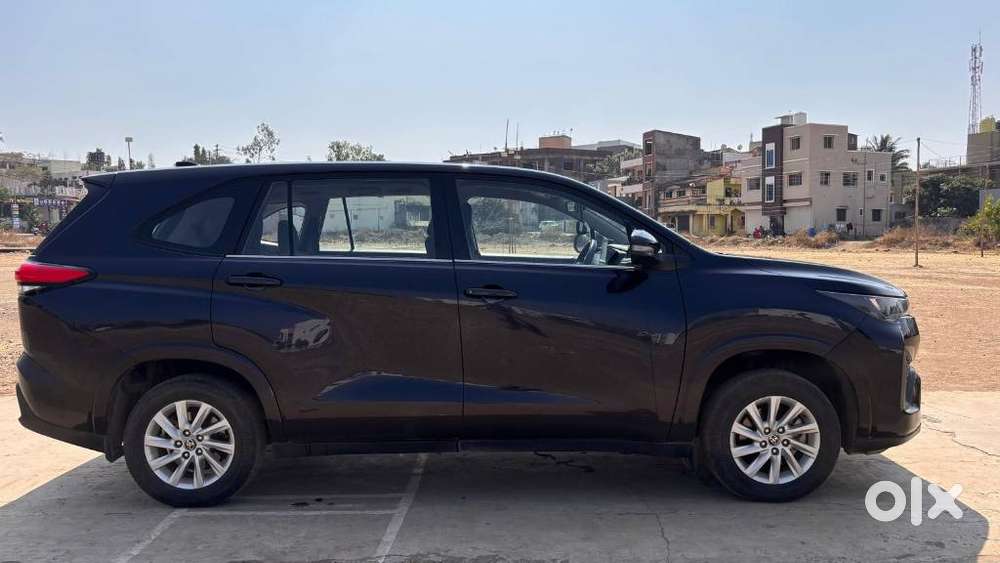 Toyota Innova Hycross, 2023, Petrol