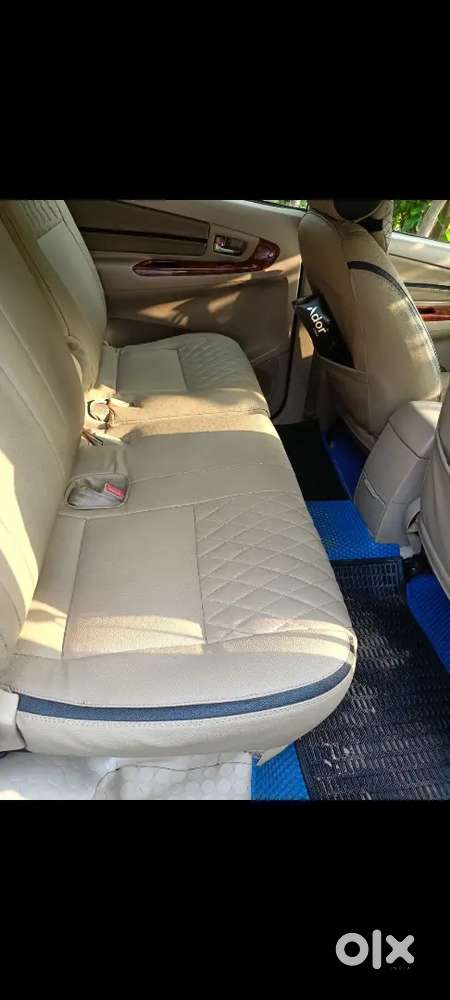 Innova 8 Seater