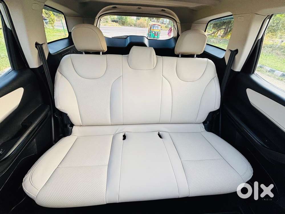 Mahindra Xuv700 2.2 Ax 5 Diesel At Str, 2022, Diesel