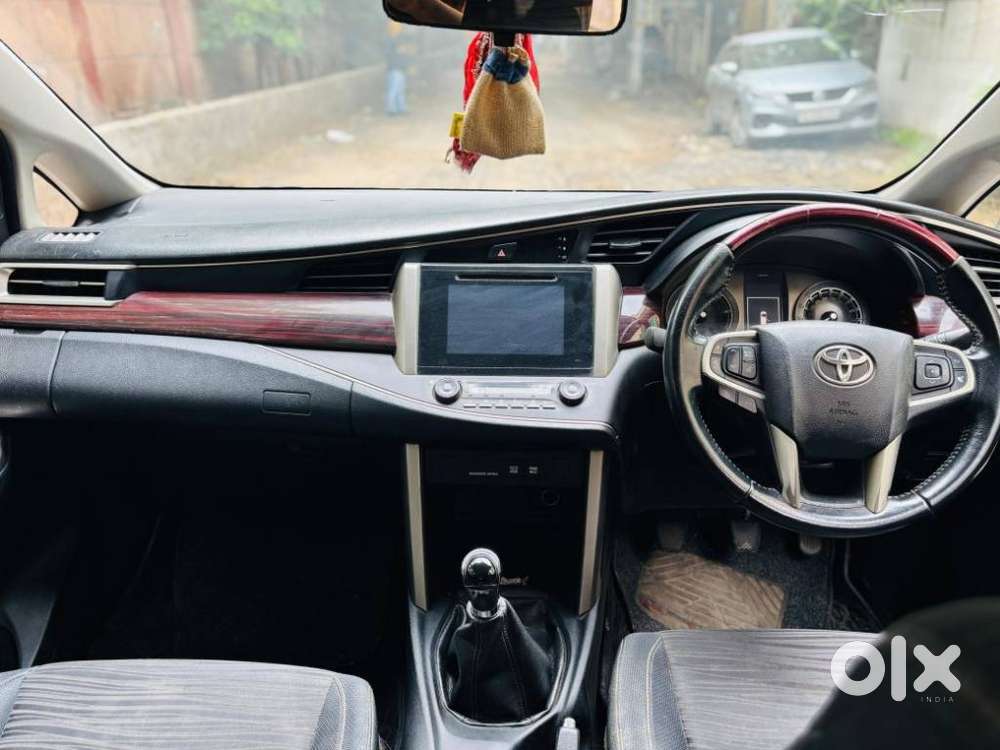 Toyota Innova Crysta 2.4 V 7 Str, 2016, Diesel