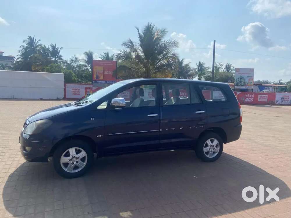 Toyota Innova Petrol