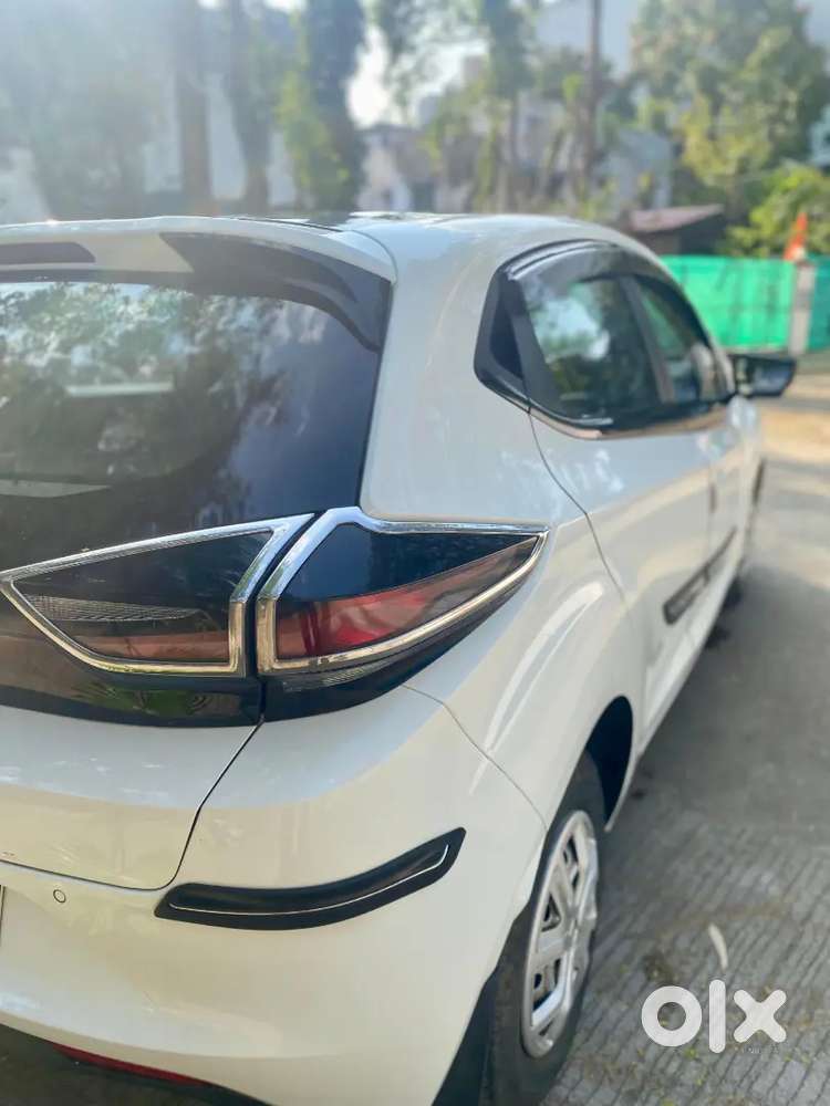 Tata Altroz 1.2 Petrol 2021