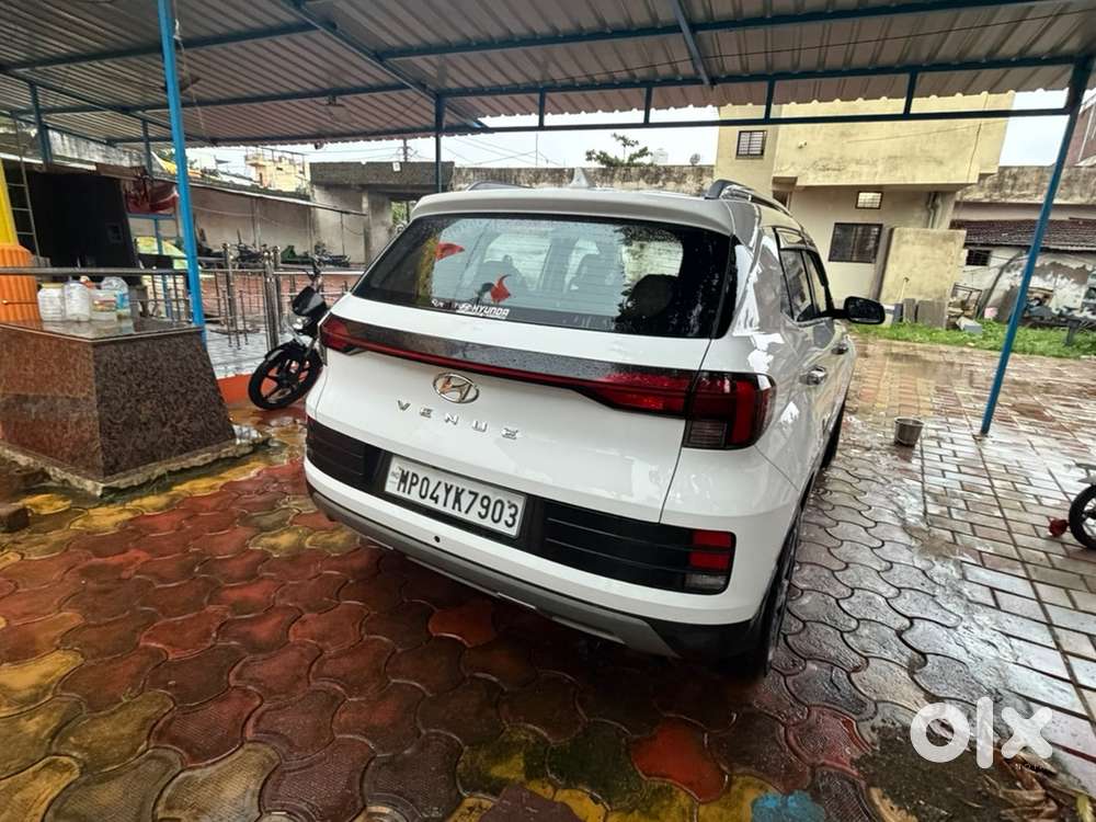 Hyundai Venue Petrol 2025
