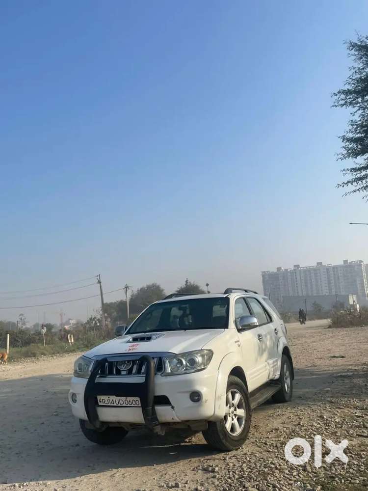 Toyota Fortuner 4×4 Diesel 2011 Model
