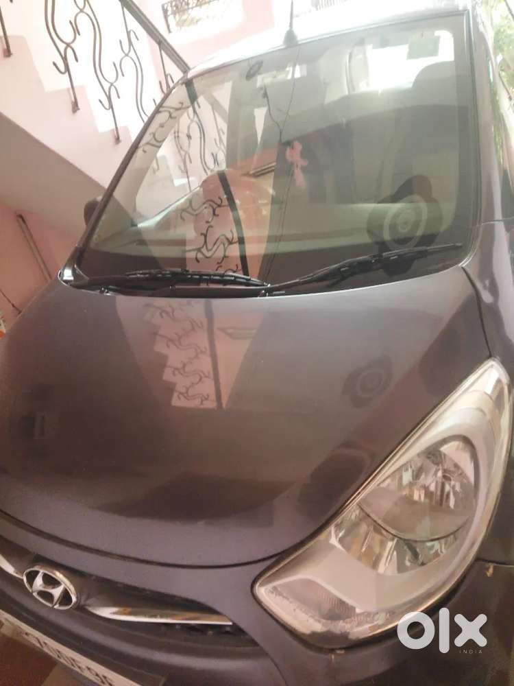 Hyundai I10 Sportz Irde2 28503 Km Ridden Car