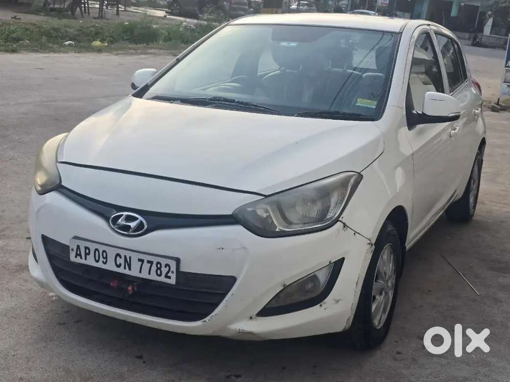 Hyundai I20 2012 Petrol 15 Km Driven