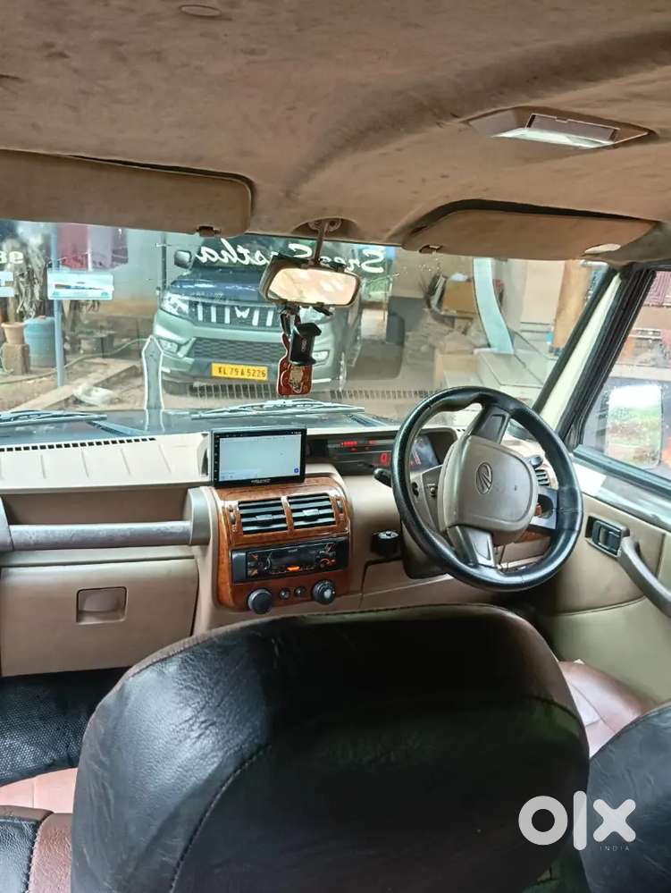 Bolero Slx 2wd 7 Seater Ac