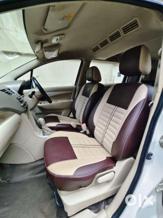 Maruti Suzuki Ertiga Vxi At Petrol, 2017, Petrol