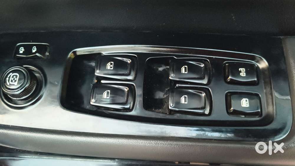 Mahindra Xuv700 2.2 Ax 7 Diesel At Str, 2022, Diesel