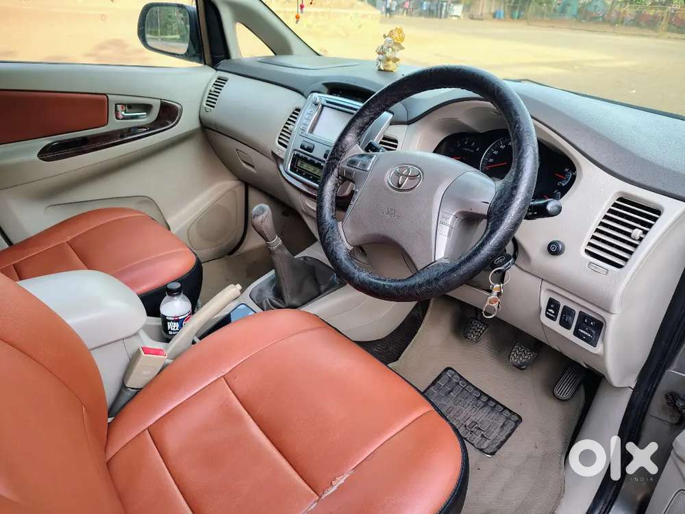 Toyota Innova 2.5 V Diesel 7-seater  Vip Number