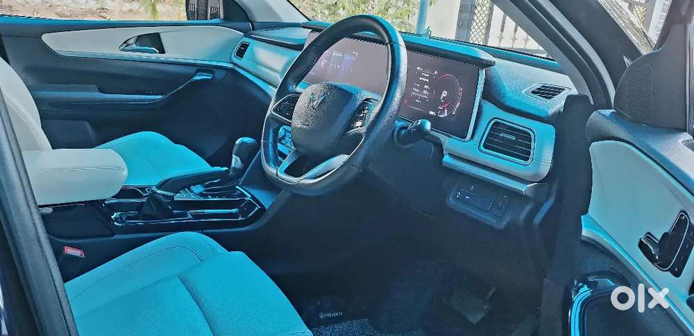 Mahindra Xuv700 2024 Diesel Well Maintained