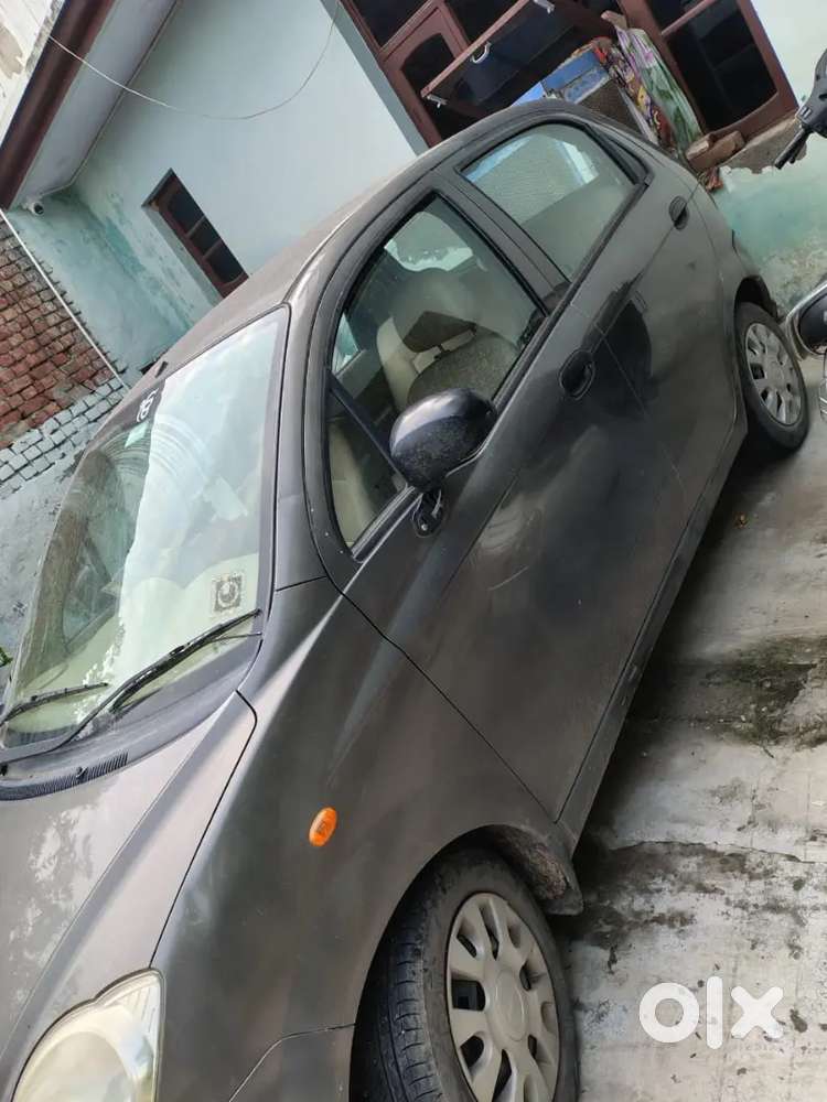 Gaadi Ek Dum Saaf Koi Dent Nhi Koi Problem Nhi