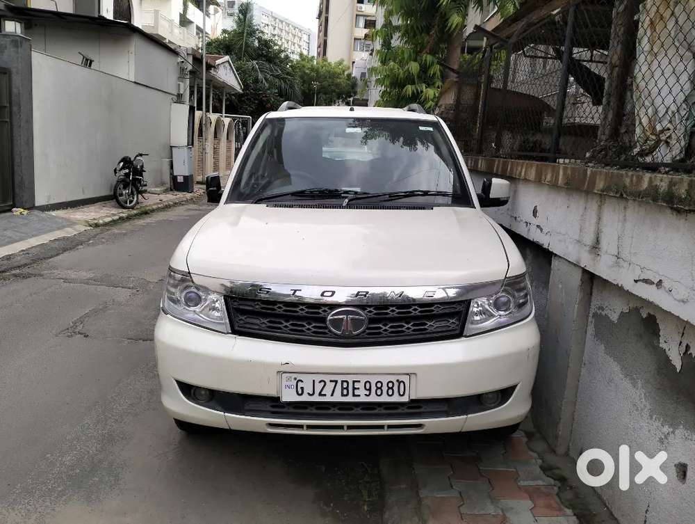 Tata Safari Storme 2016