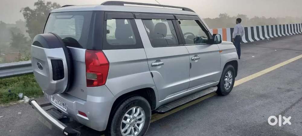 Mahindra Tuv 300 2017 Top Modal