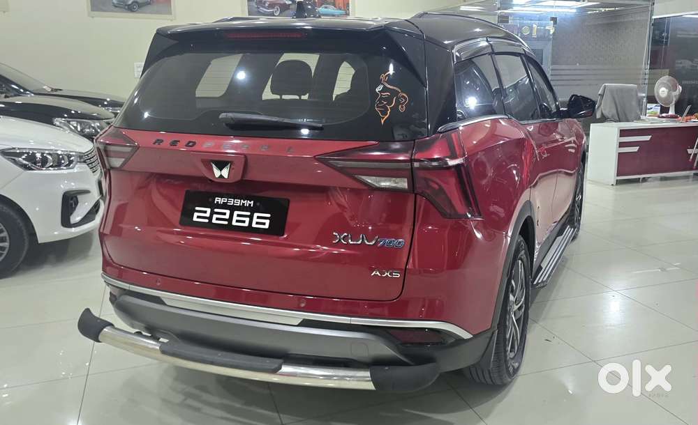 Mahindra Xuv700 2.0 Ax 5 Petrol Mt 7 Str, 2022, Petrol