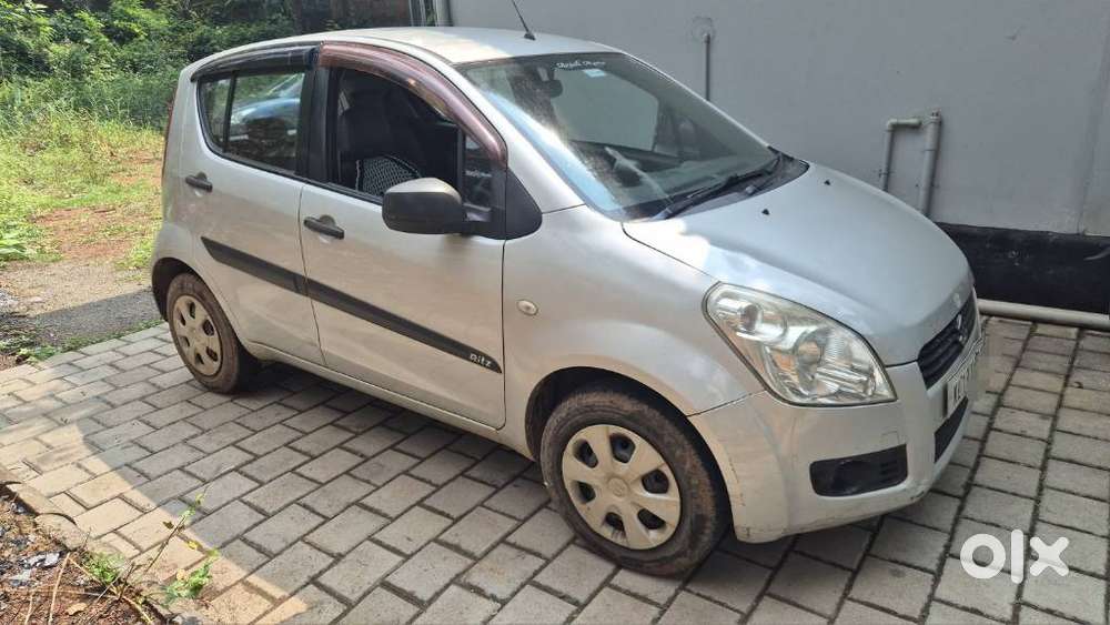 Maruti Suzuki Ritz Vxi, 2012, Petrol