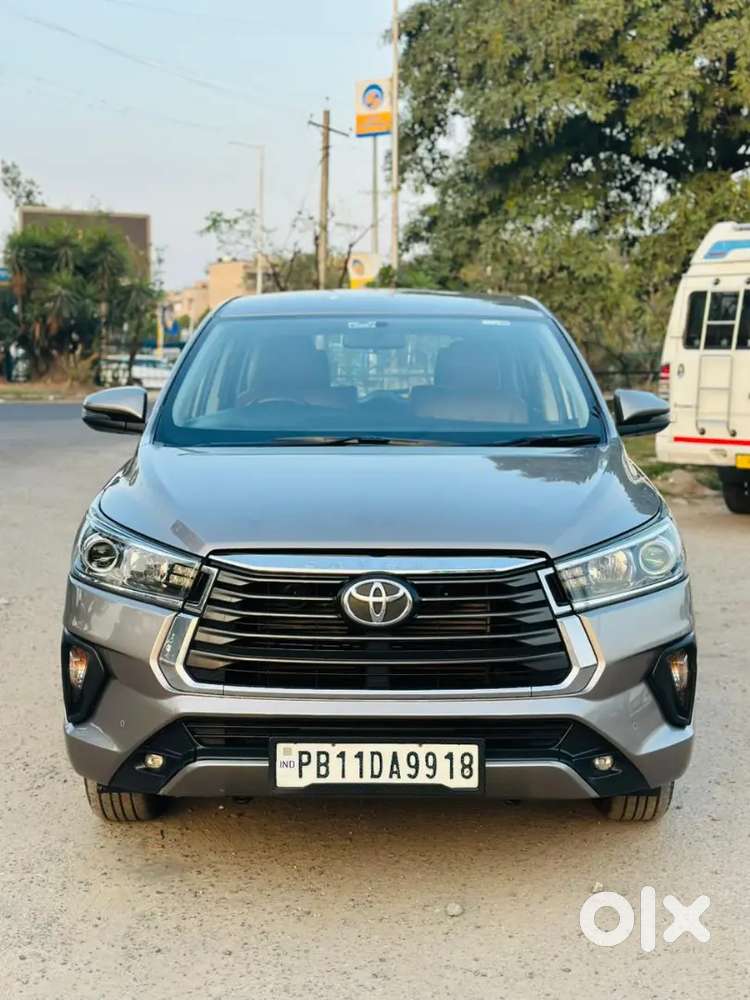 2022 Crysta Manual Diesel Vx
