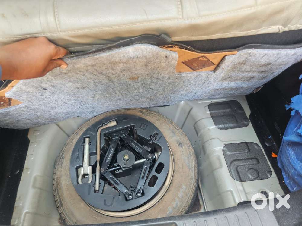 Mahindra Kuv 100 G80 K2, 2017, Petrol