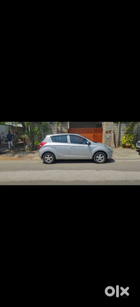 Hyundai I20 2010-2012 1.2 Asta Option With Sunroof, 2011, Petrol