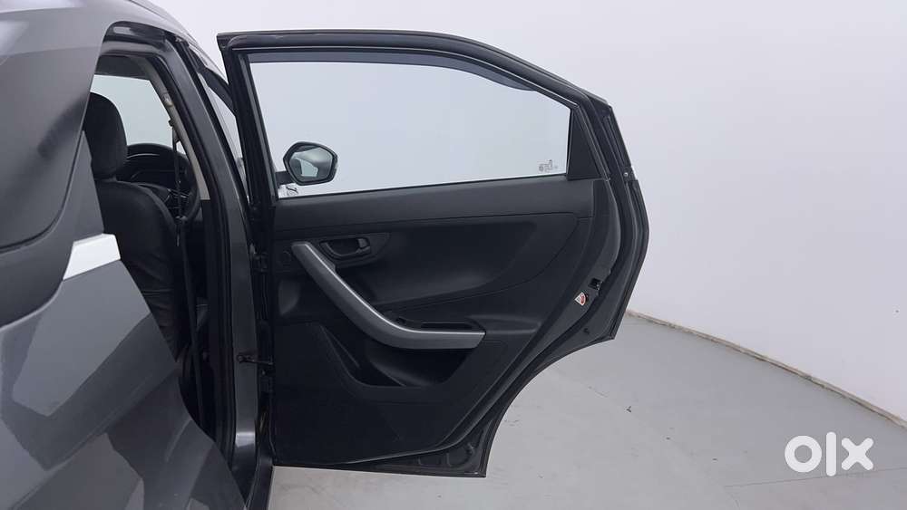 Tata Nexon 1.2 Revotron Xm (s), 2023, Petrol