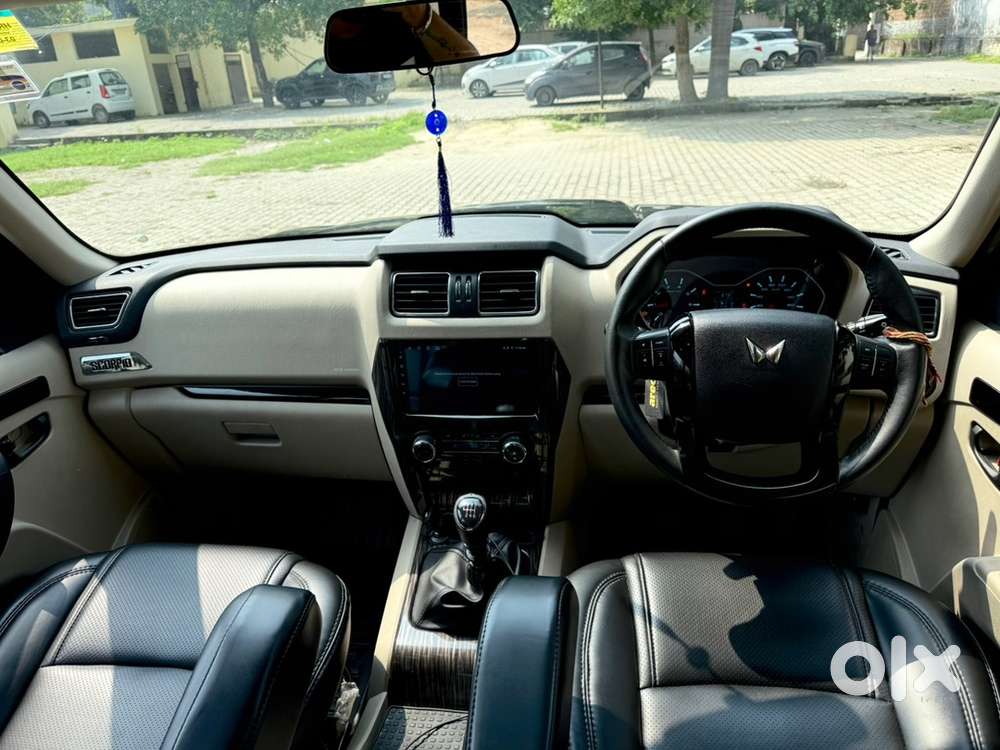 Scorpio Classic S11 2025 Captain Seat 24inch Alloy Tyre 14500km Driven