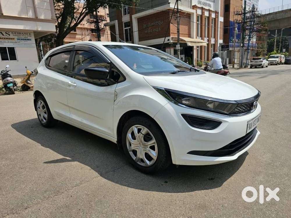 Tata Altroz 1.2 Xm Plus, 2023, Petrol
