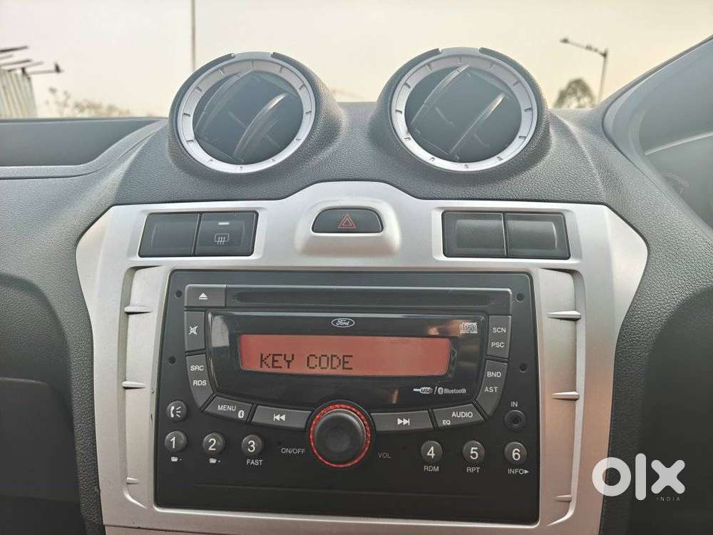 Ford Figo, 2010, Petrol