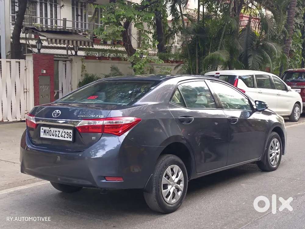 Toyota Corolla Altis 1.8 J 2015 Pure Petrol Car At Mulund West Mumbai