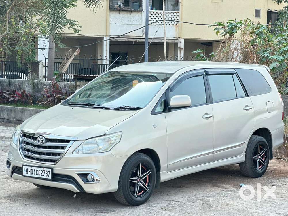 Toyota Innova 2.5 Gx (diesel) 8 Seater Bs Iv, 2015, Diesel
